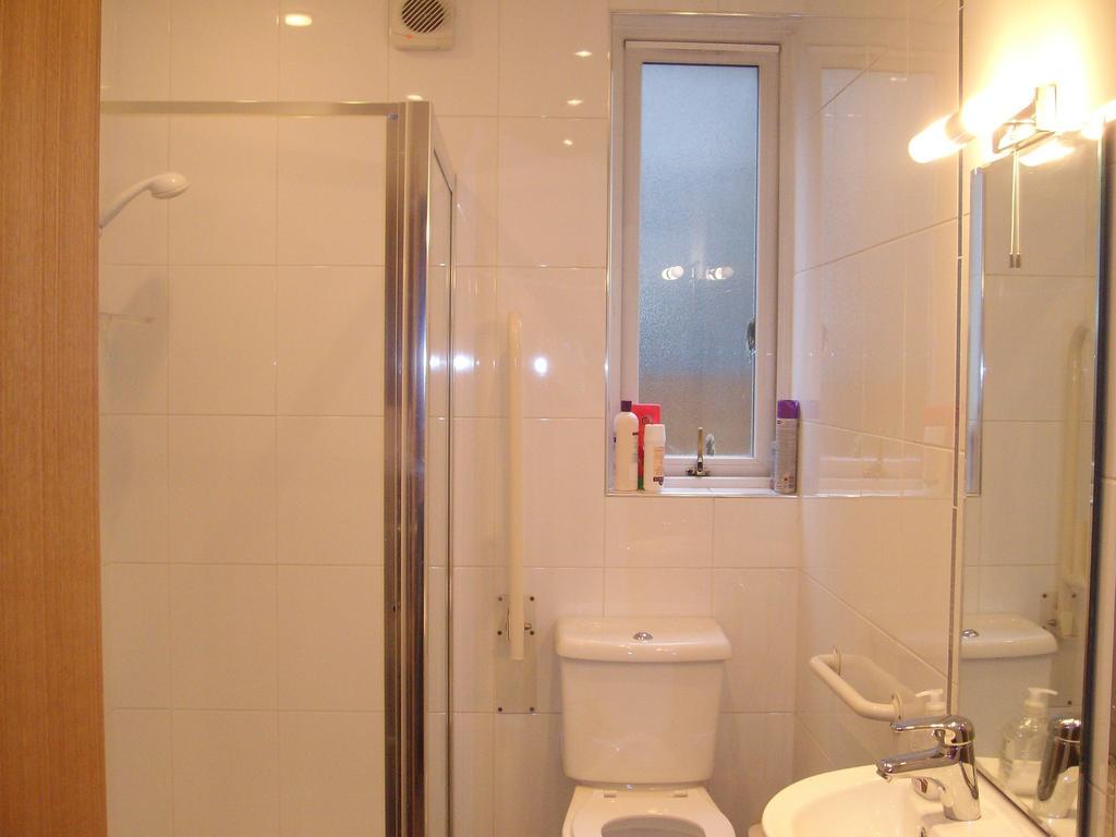 Lindhome Guest house Aberdeen